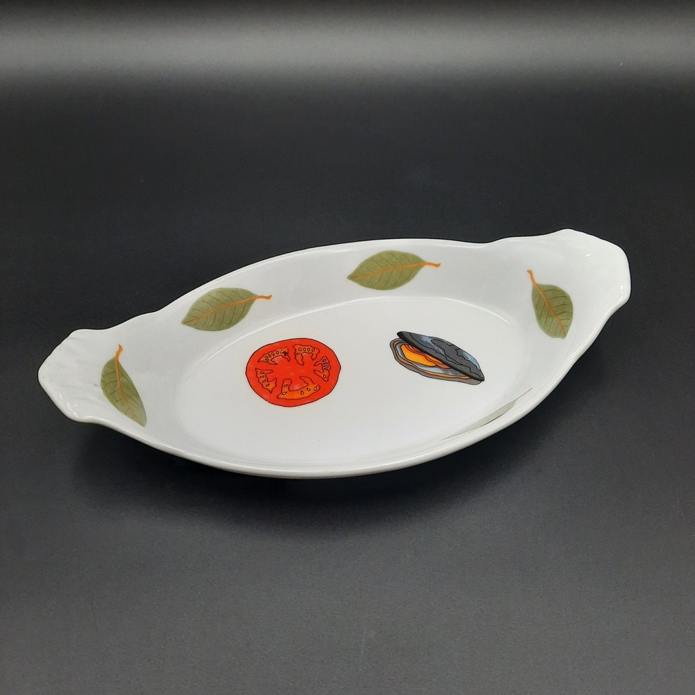 B.I.A. 7" Oval Ceramic Dish Tomato Oyster Leaf Design Small‎ Handled Tray